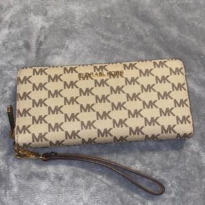 Michael Kors wallet